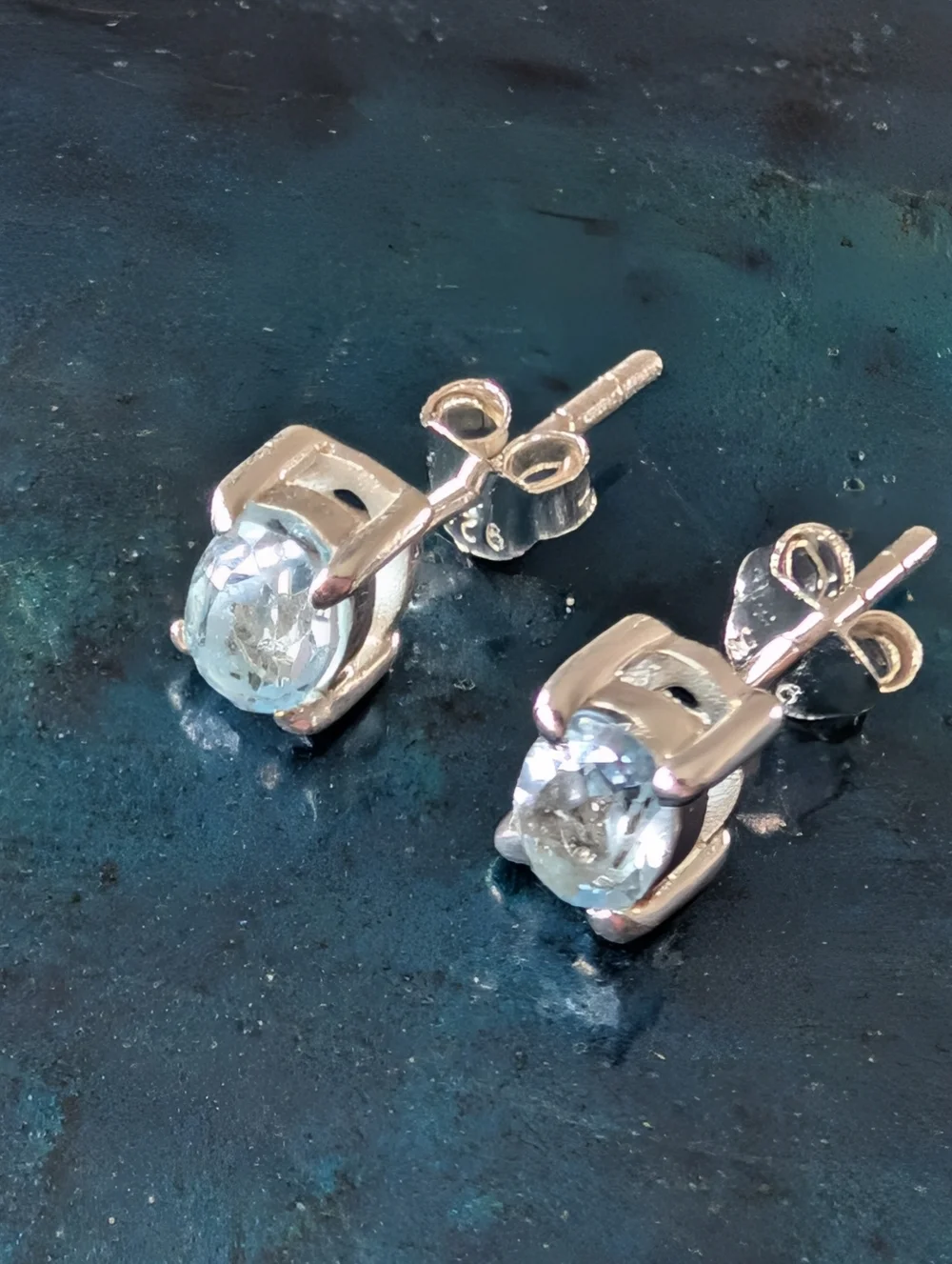 Sterling Silver Genuine Blue Topaz Oval Stud Earrings 🆕 - Picture 3 of 6